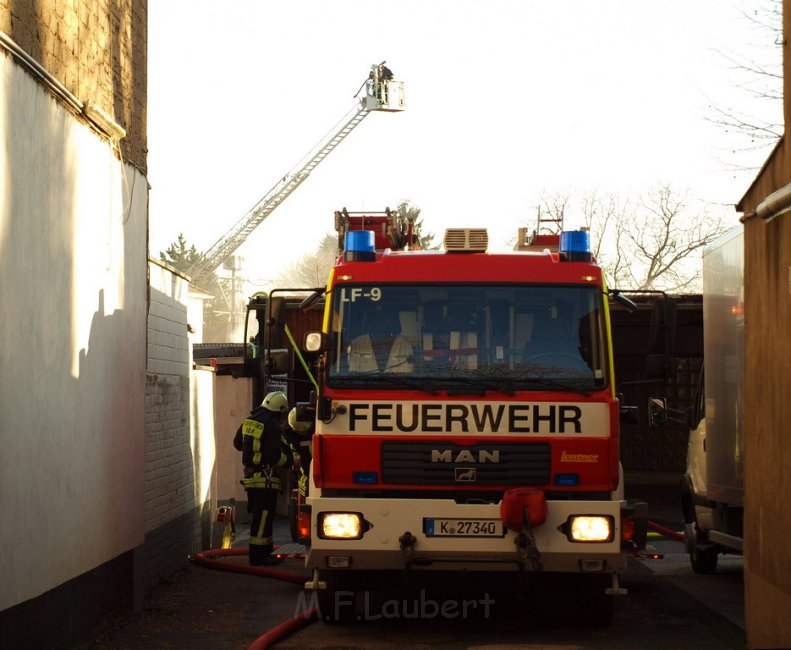 Feuer Koeln Ostheim Hardtgenbuscher Kirchweg P289.JPG